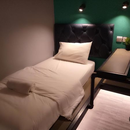 Tube Hotel Klebang Melaka Extérieur photo