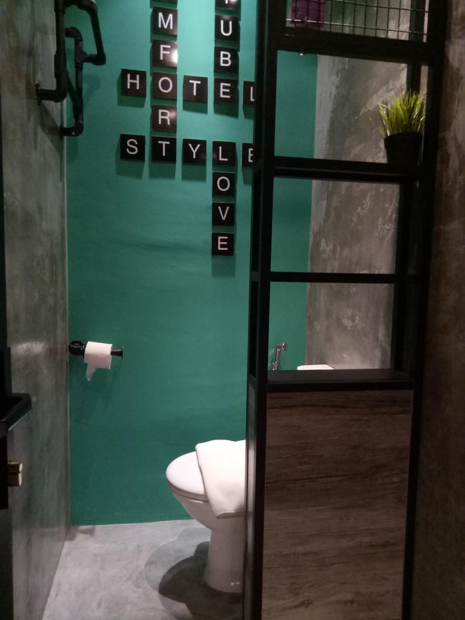 Tube Hotel Klebang Melaka Extérieur photo