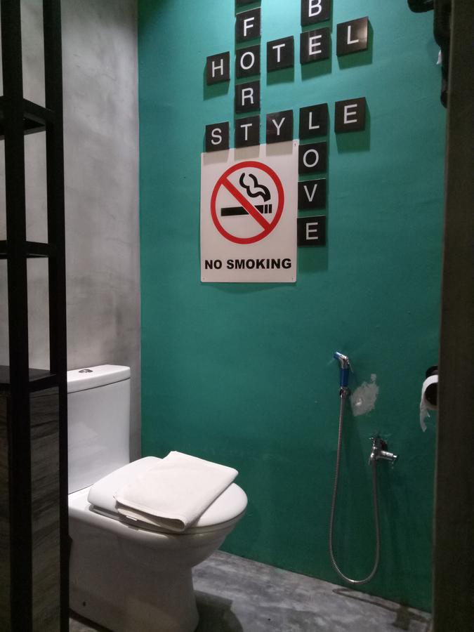 Tube Hotel Klebang Melaka Extérieur photo